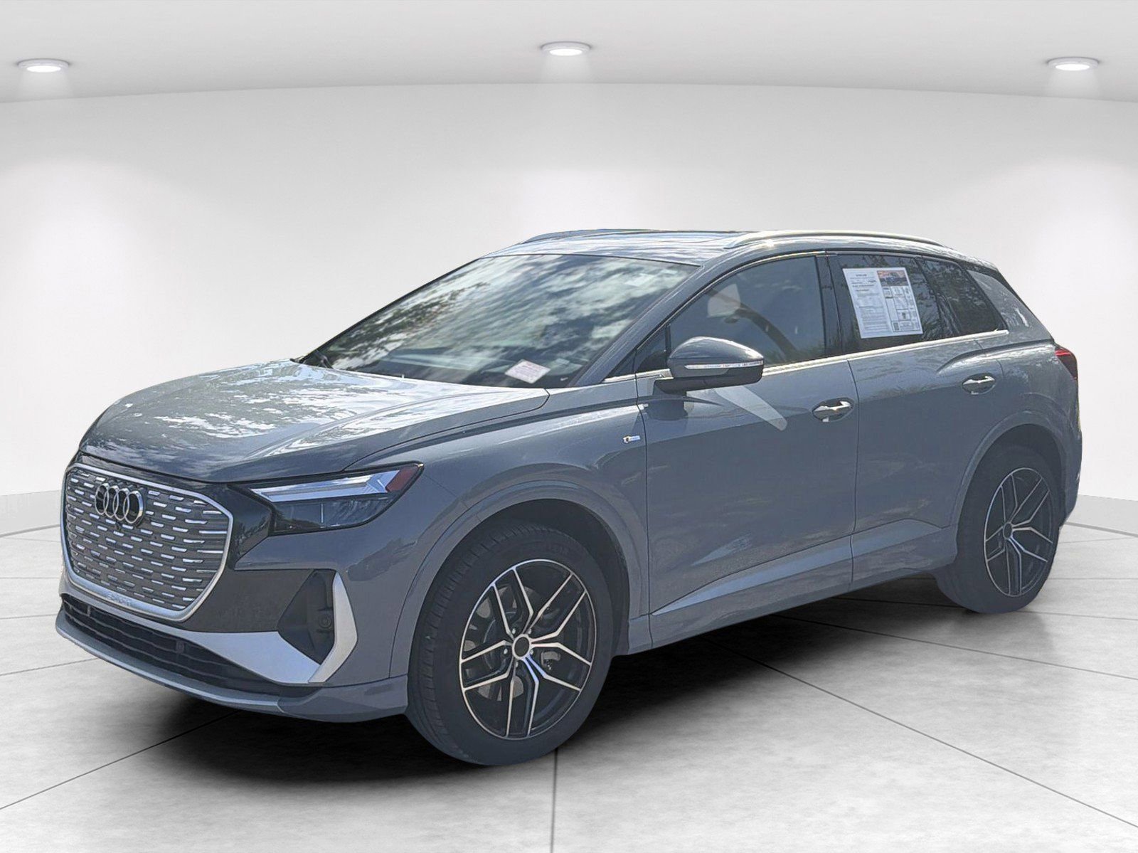 Used 2024 Audi Q4 e-tron Premium AWD/4WD image 8