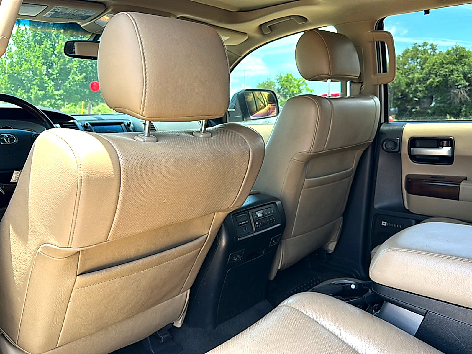 Used 2013 Toyota Sequoia Platinum RWD image 18
