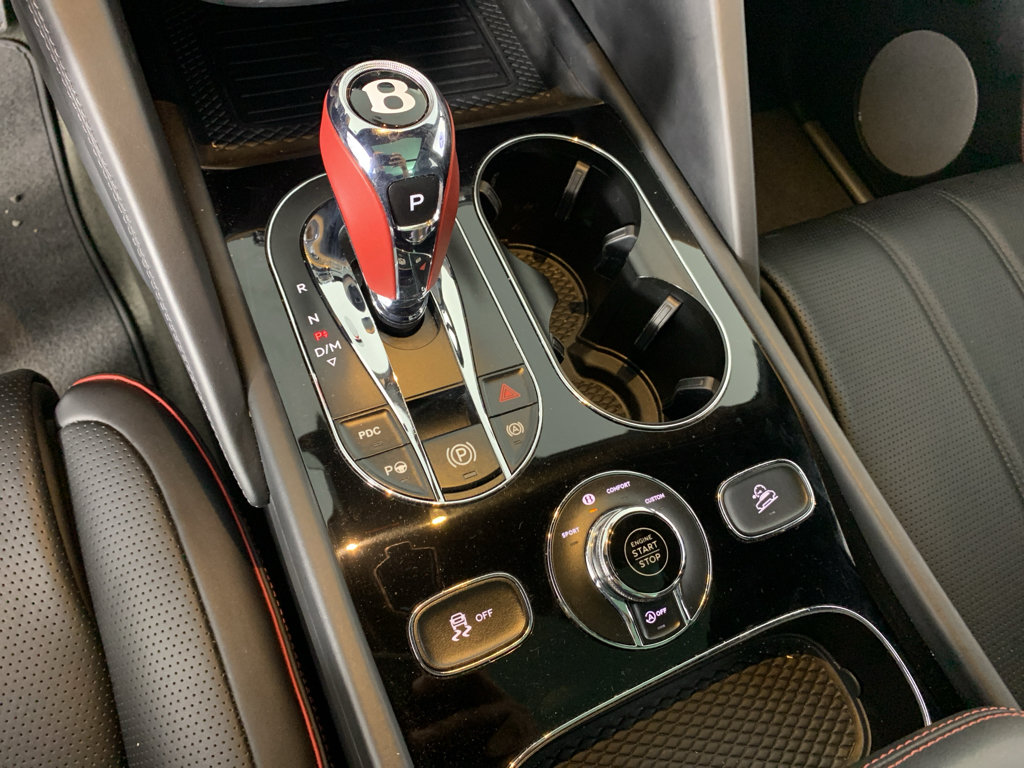 Used 2023 Bentley Bentayga AWD/4WD image 24