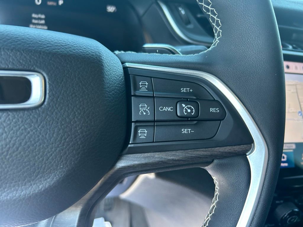 Used 2023 Jeep Grand Cherokee L Limited image 23