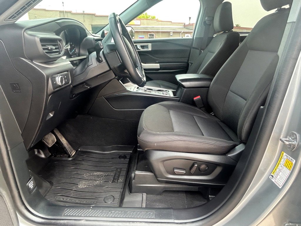 Used 2022 Ford Explorer XLT AWD/4WD image 13