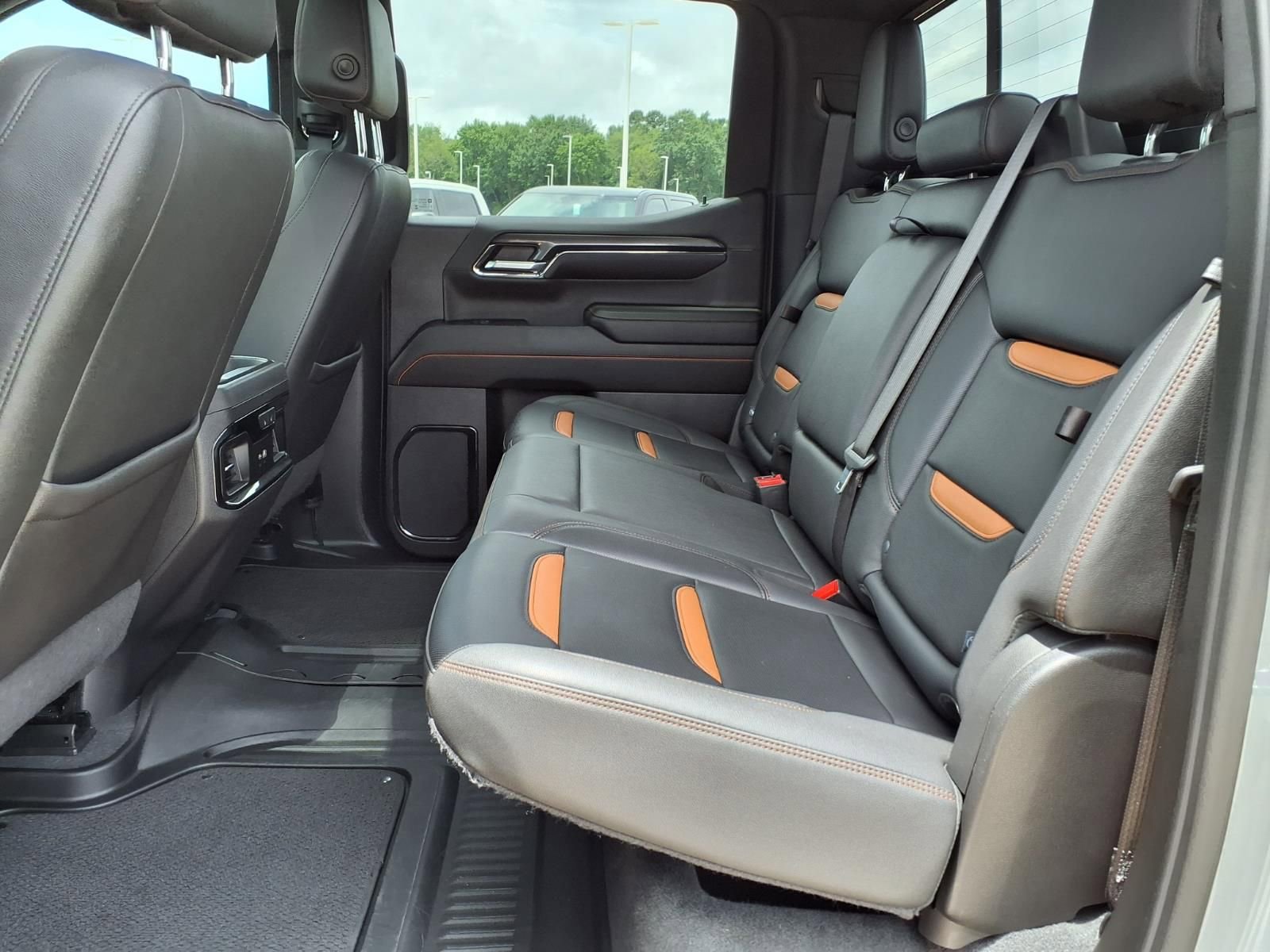 Used 2024 GMC Sierra 1500 AT4 w/ Technology Package AWD/4WD image 19