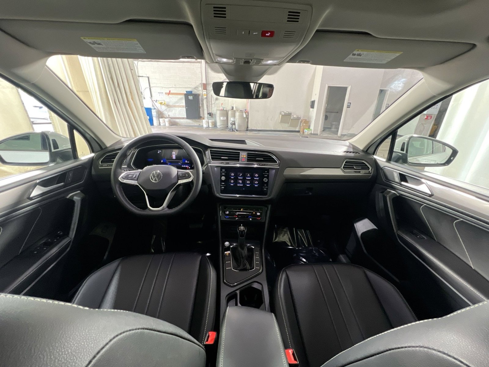 Used 2024 Volkswagen Tiguan SE FWD image 36