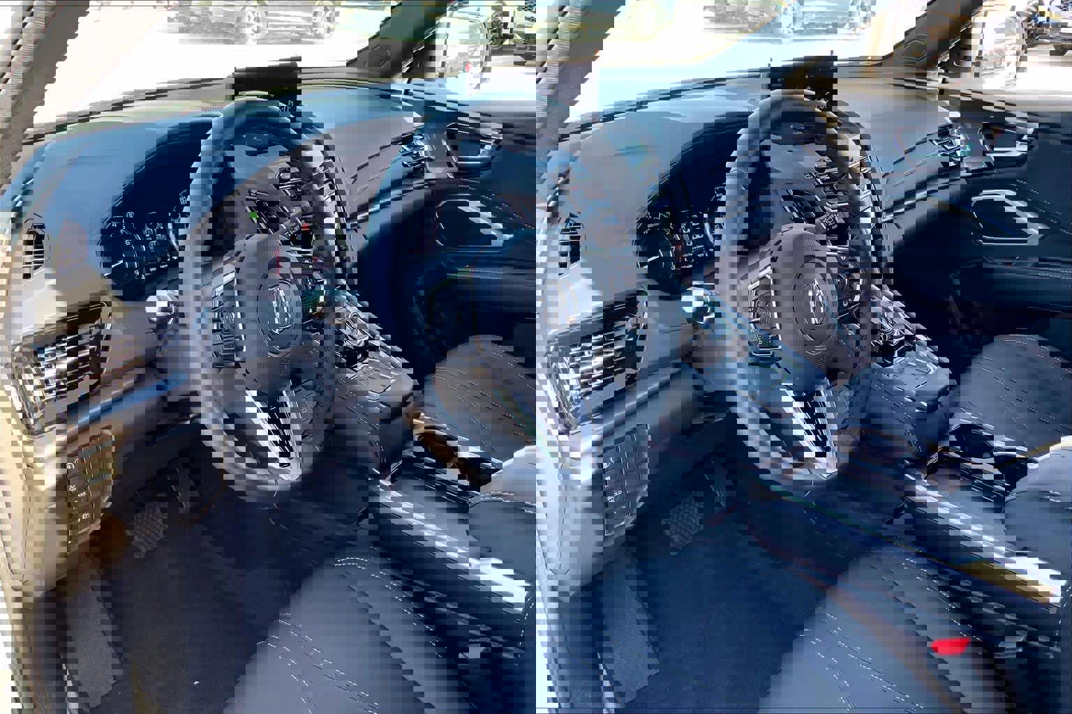 Used 2025 Acura RDX SH-AWD image 17