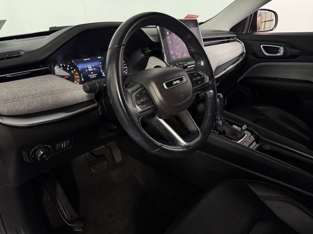 Used 2022 Jeep Compass Latitude image 23