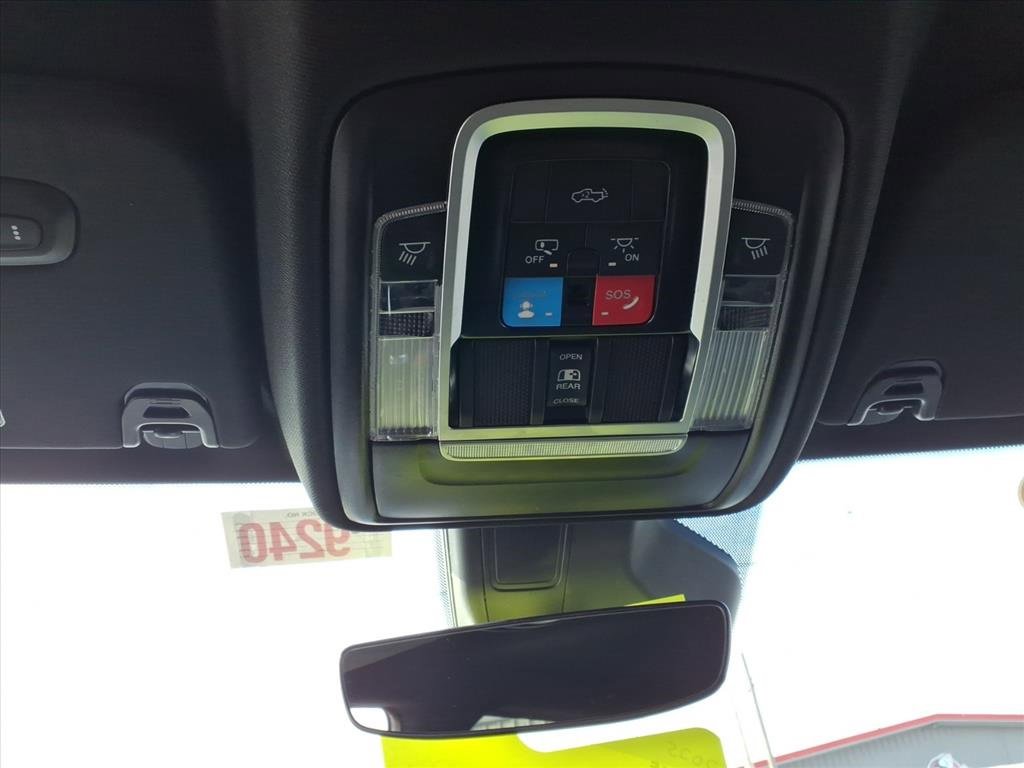 Used 2025 RAM 1500 Laramie image 24