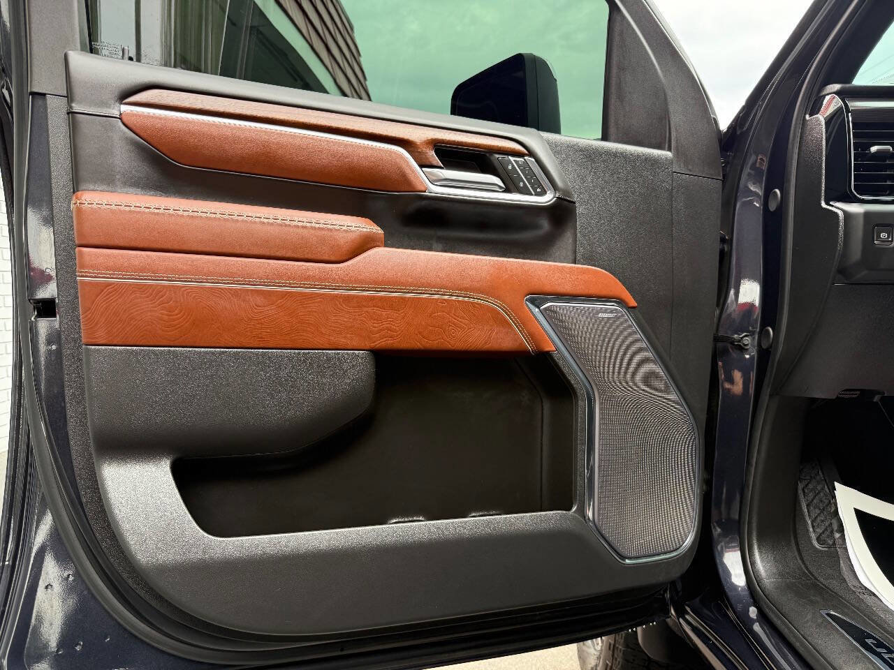 Used 2024 GMC Sierra 3500 Denali Ultimate image 19