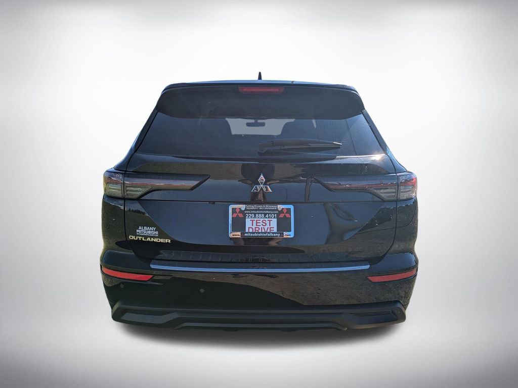 New 2026 Mitsubishi Outlander ES image 4