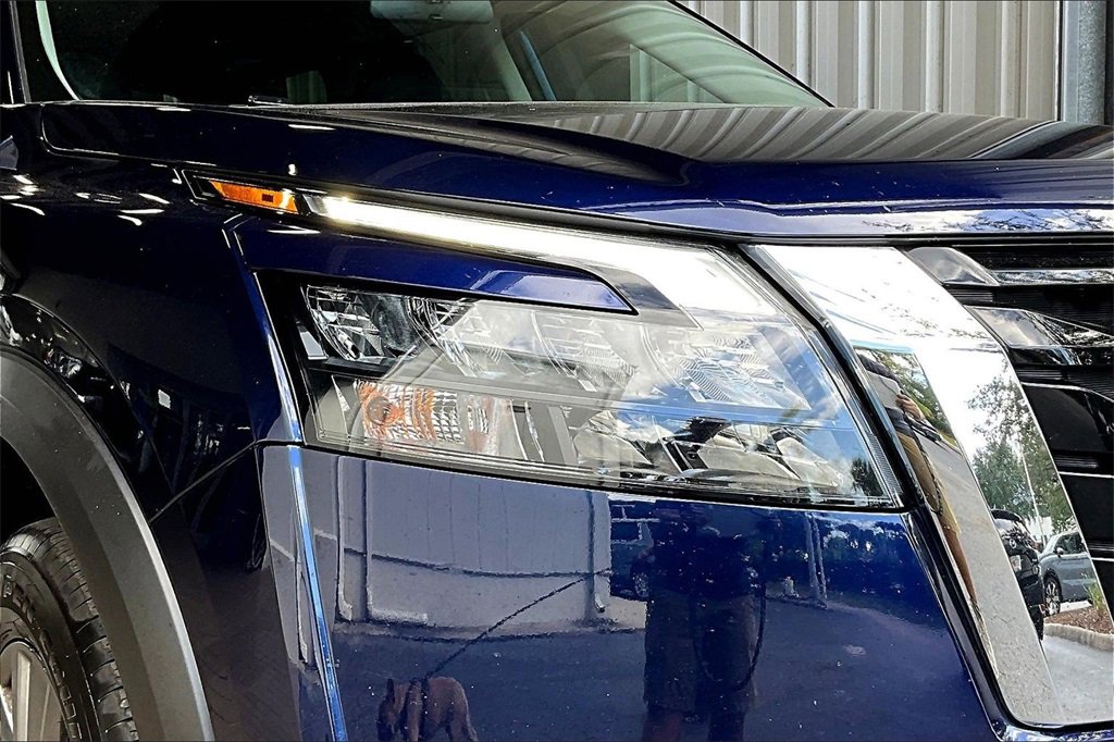 Used 2024 Nissan Pathfinder SV image 30