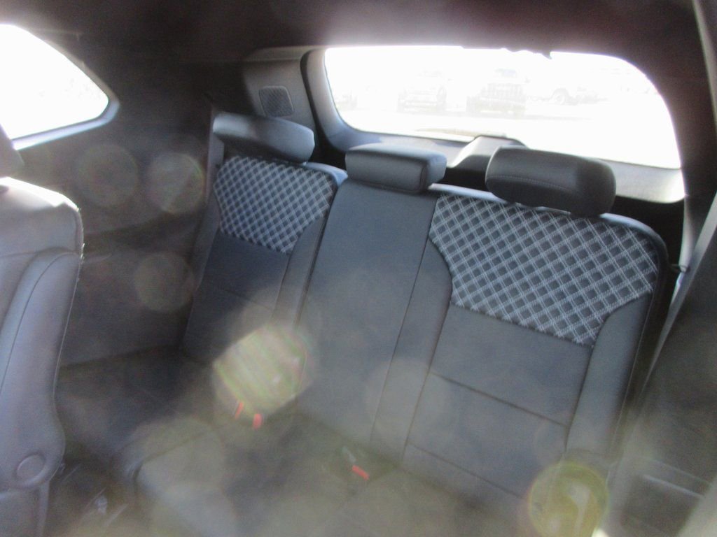 New 2026 GMC Acadia Denali w/ Super Cruise Package image 16