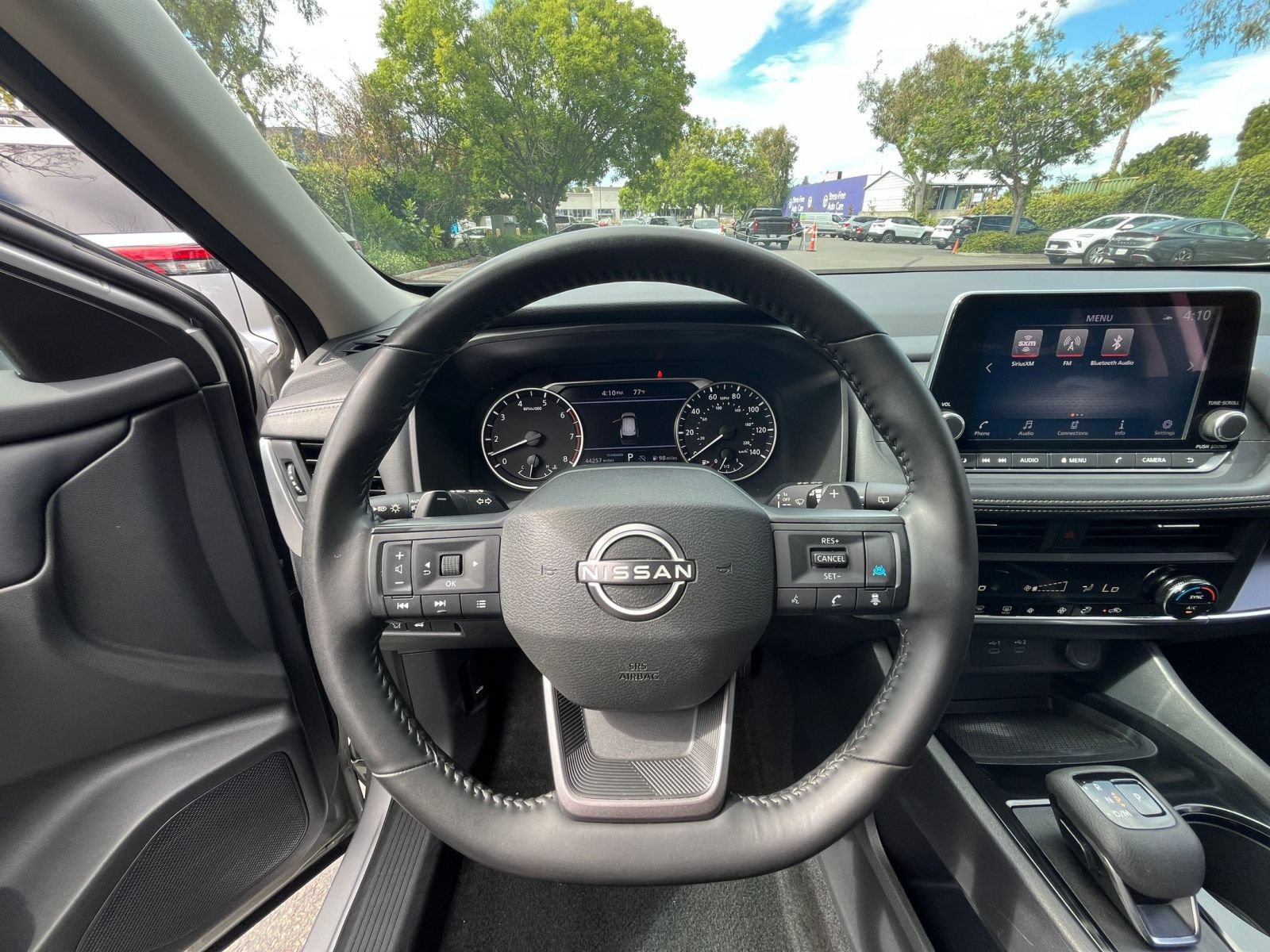 Used 2025 Nissan Rogue SV FWD image 35