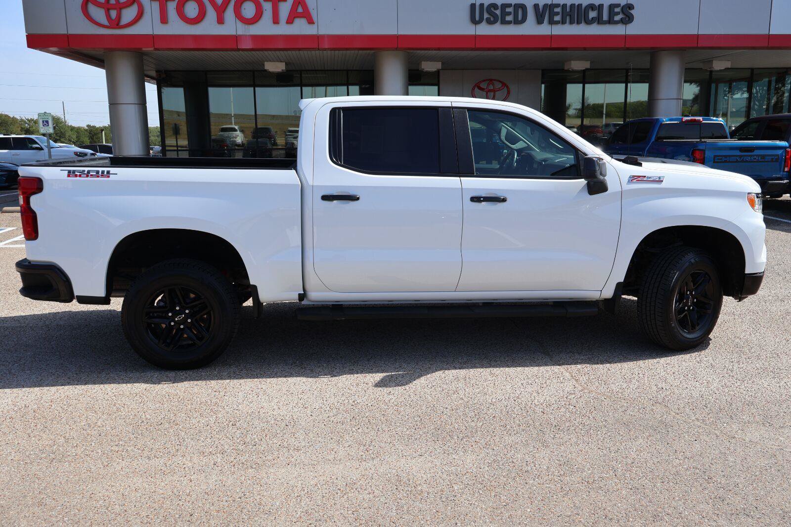 Used 2024 Chevrolet Silverado 1500 LT Trail Boss w/ Protection Package AWD/4WD image 2