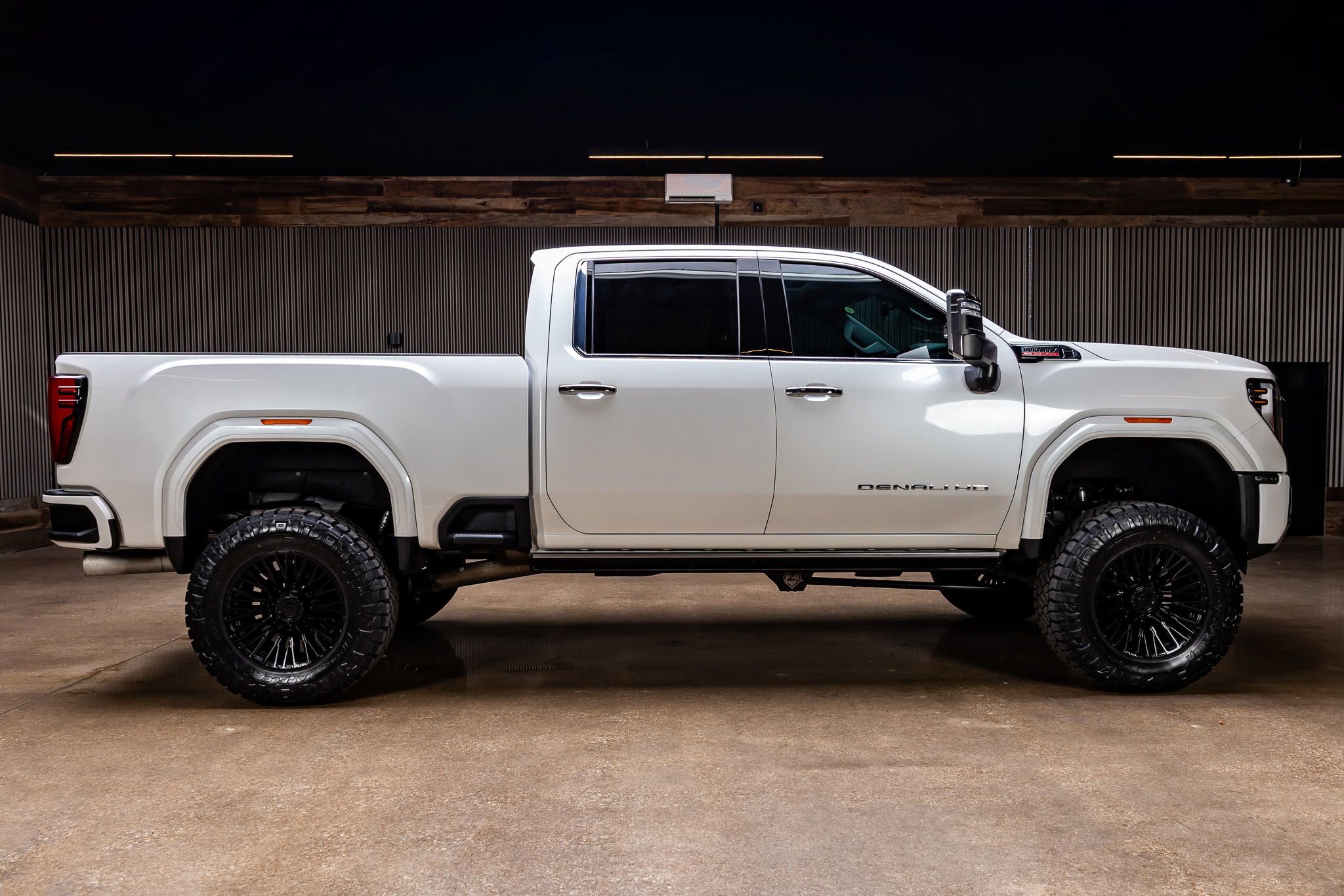 Used 2024 GMC Sierra 2500 Denali w/ Denali Reserve Package image 11