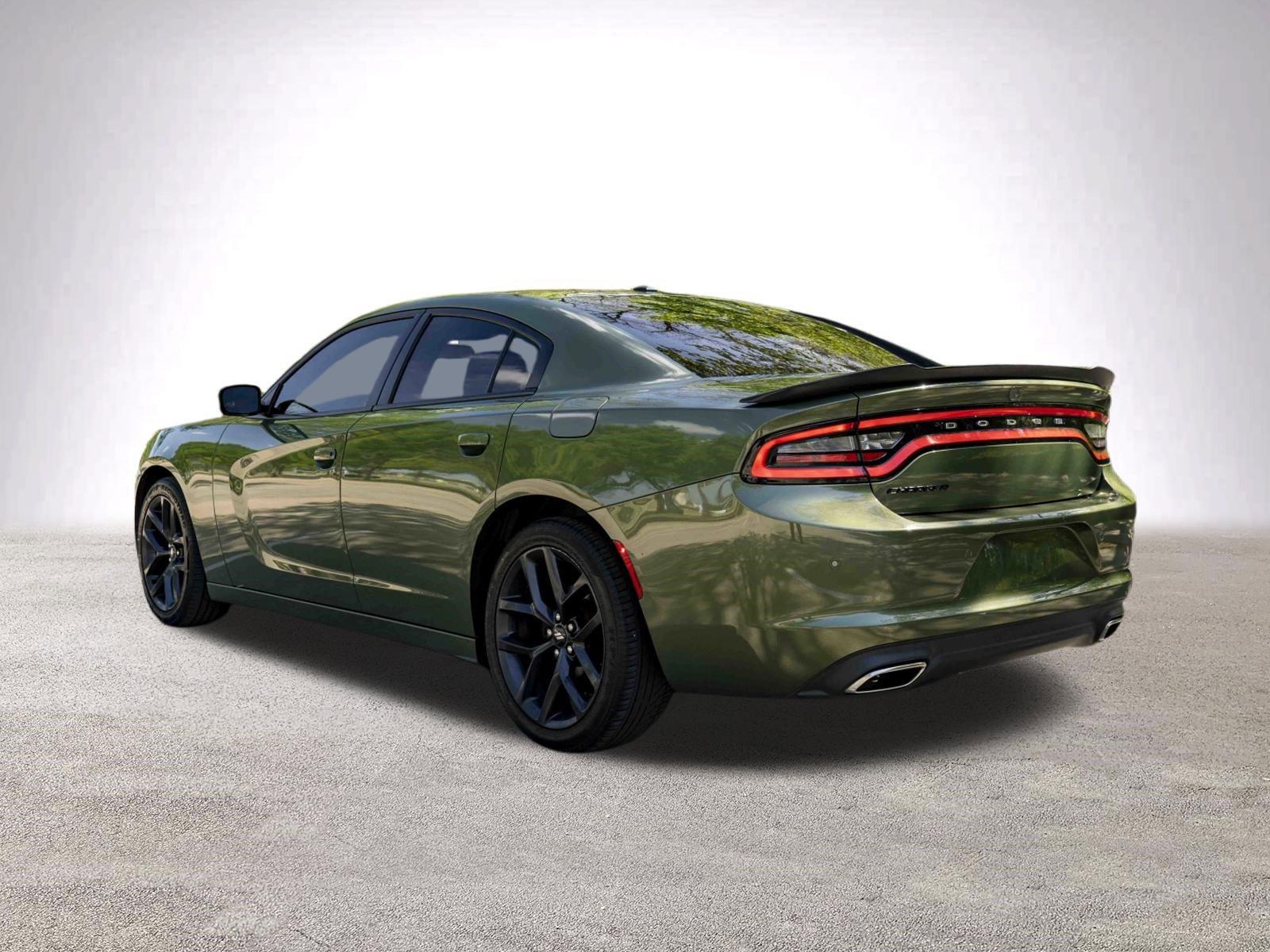 Used 2019 Dodge Charger SXT w/ Blacktop Package image 7