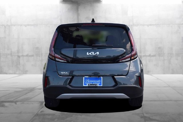 Used 2025 Kia Soul LX w/ LX Technology Package FWD image 6