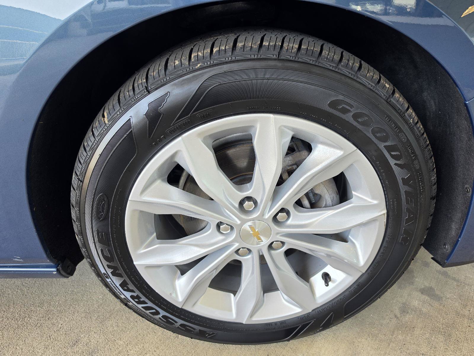 Used 2025 Chevrolet Malibu LT FWD image 8