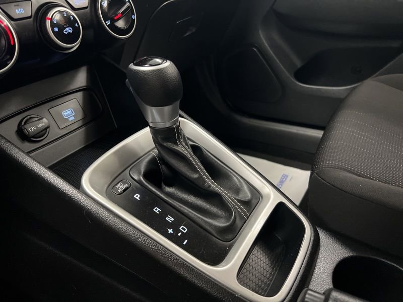 Used 2020 Hyundai Venue SE image 29