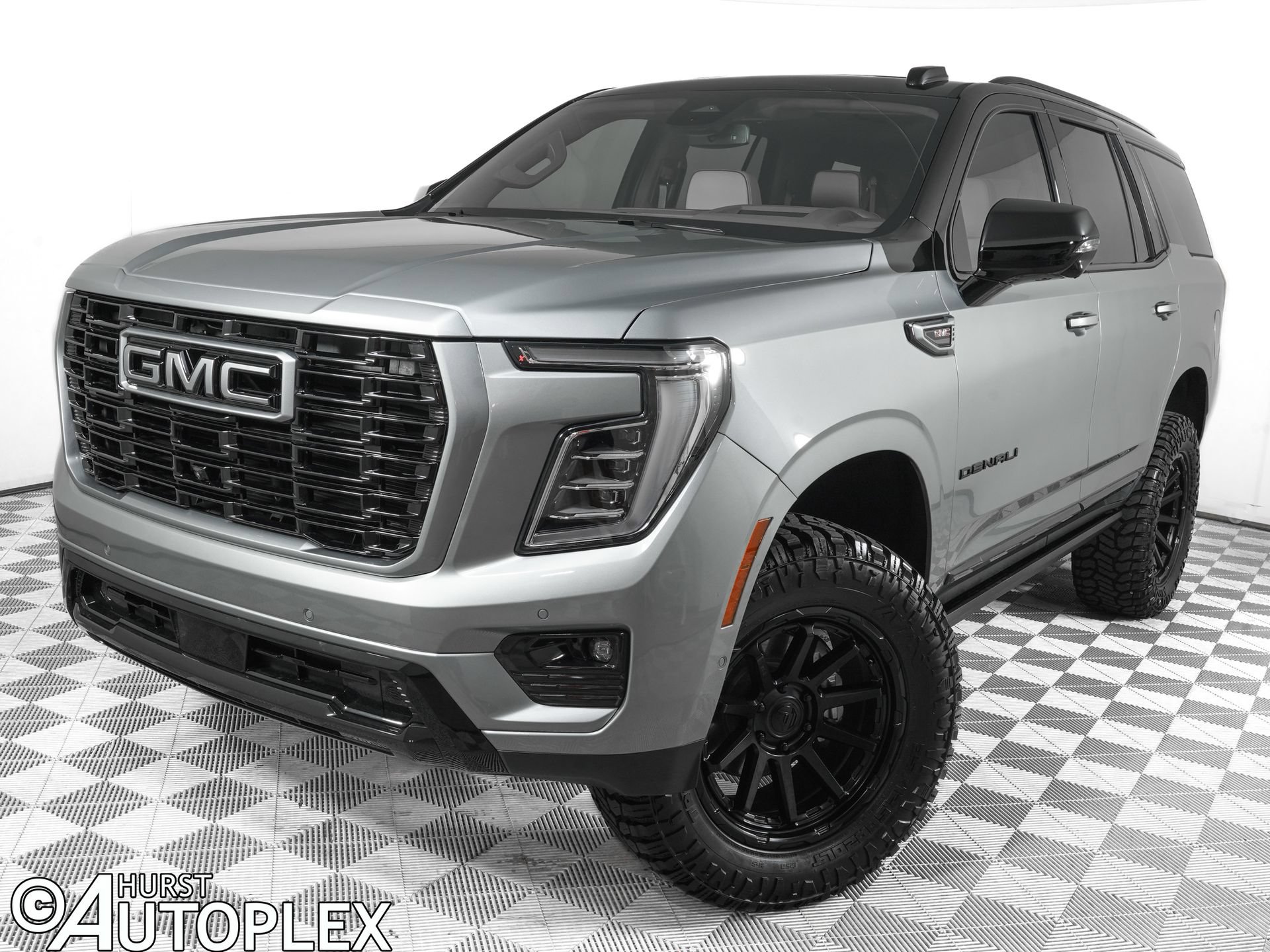 Used 2026 GMC Yukon Denali w/ Sun & Power Step Package AWD/4WD image 1