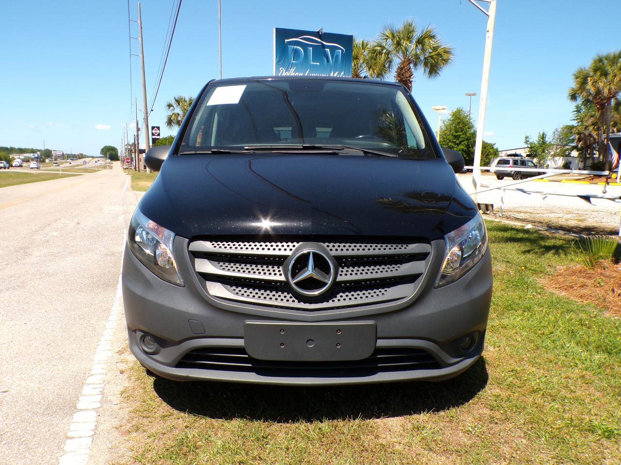 Used 2021 Mercedes-Benz Metris Passenger image 3