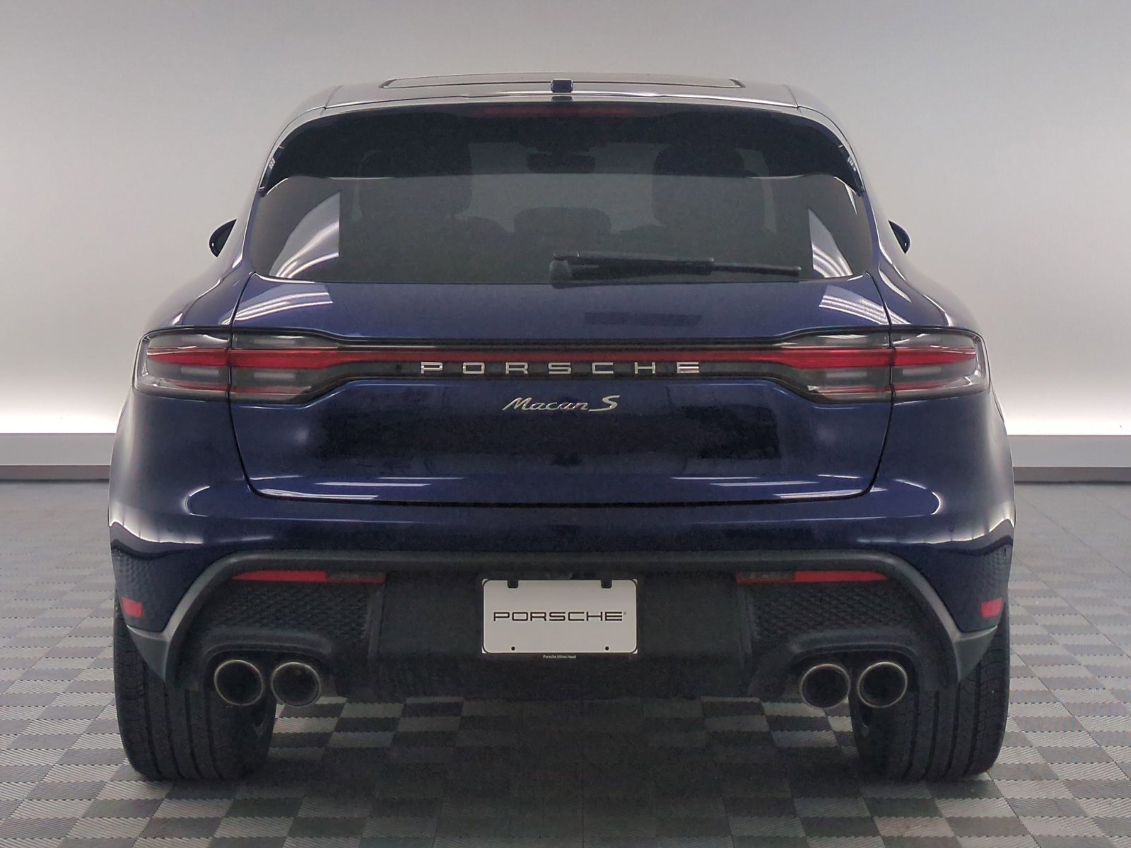 Certified 2024 Porsche Macan S image 11