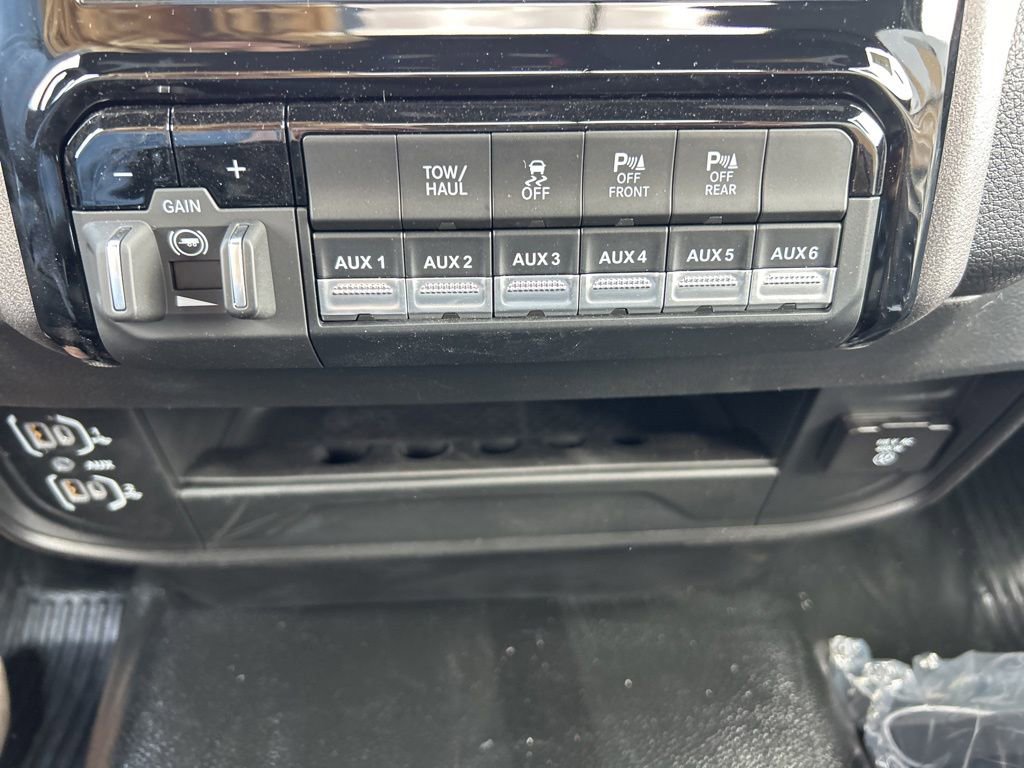 New 2026 RAM 3500 Tradesman AWD/4WD image 10