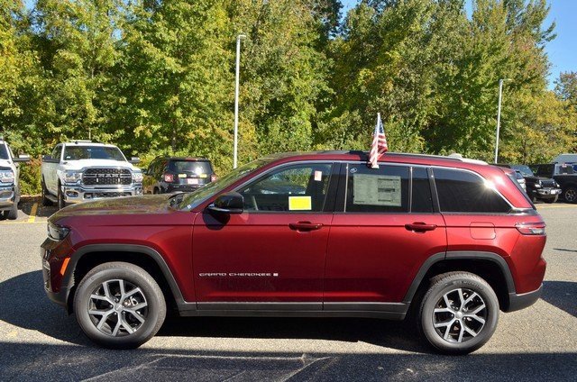 New 2025 Jeep Grand Cherokee Limited w/ Luxury Tech Group II image 5