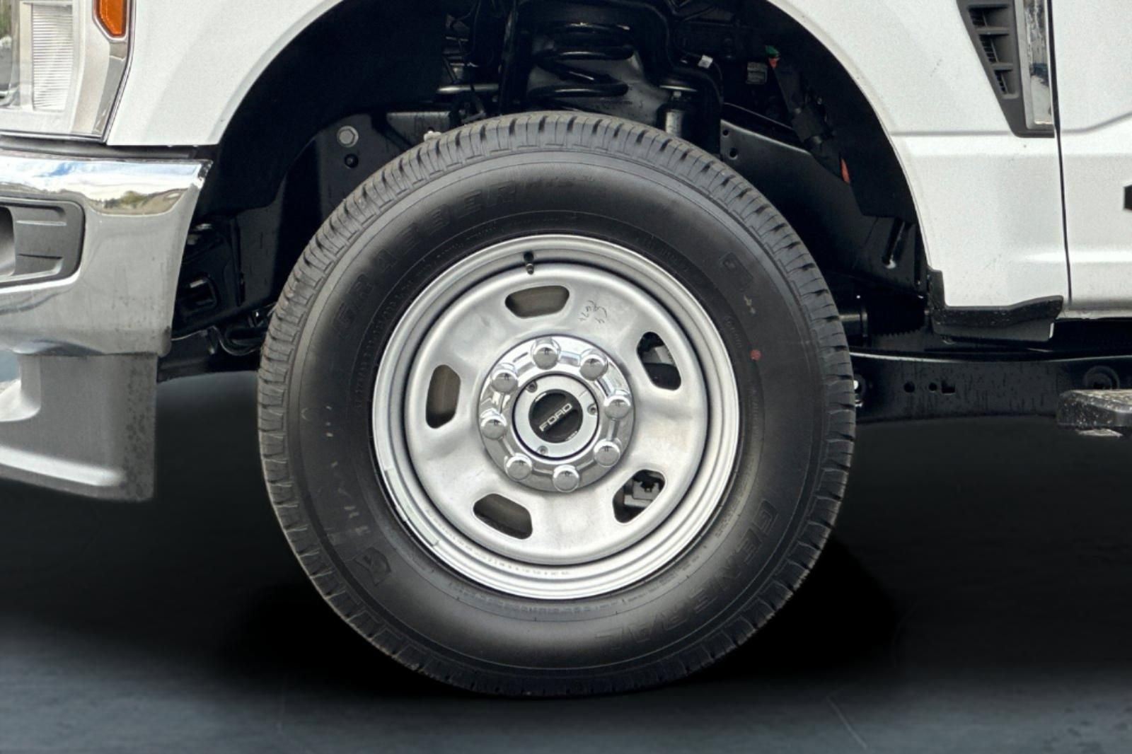 New 2026 Ford F350 XL w/ XL Chrome Package image 28