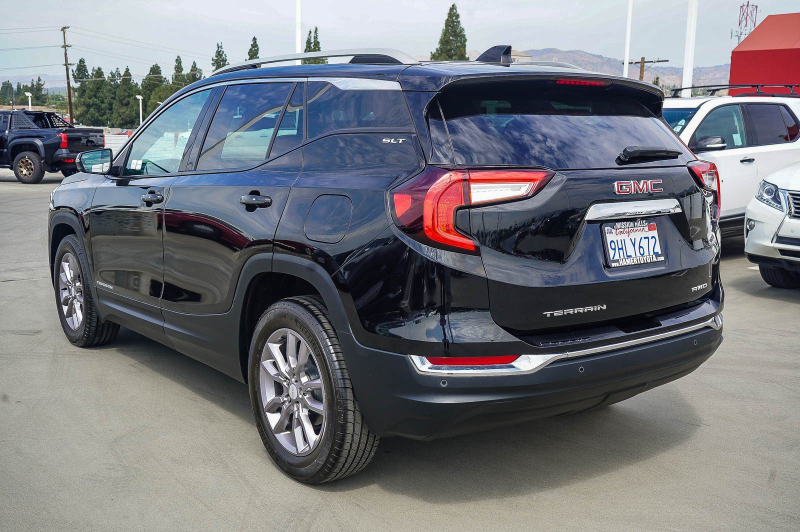 Used 2022 GMC Terrain SLT w/ Tech Package AWD/4WD image 5