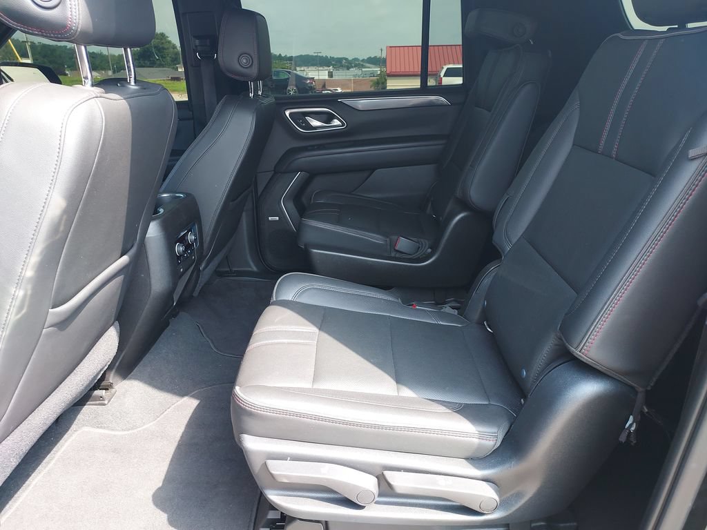 Used 2021 Chevrolet Suburban RST w/ Luxury Package AWD/4WD image 14