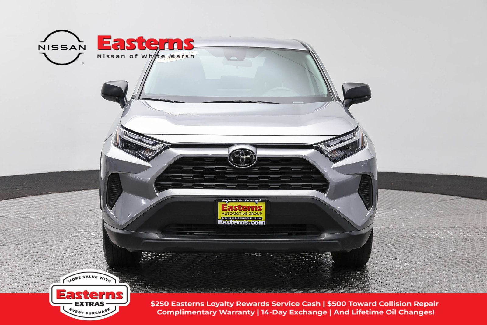 Used 2025 Toyota RAV4 LE AWD/4WD image 2