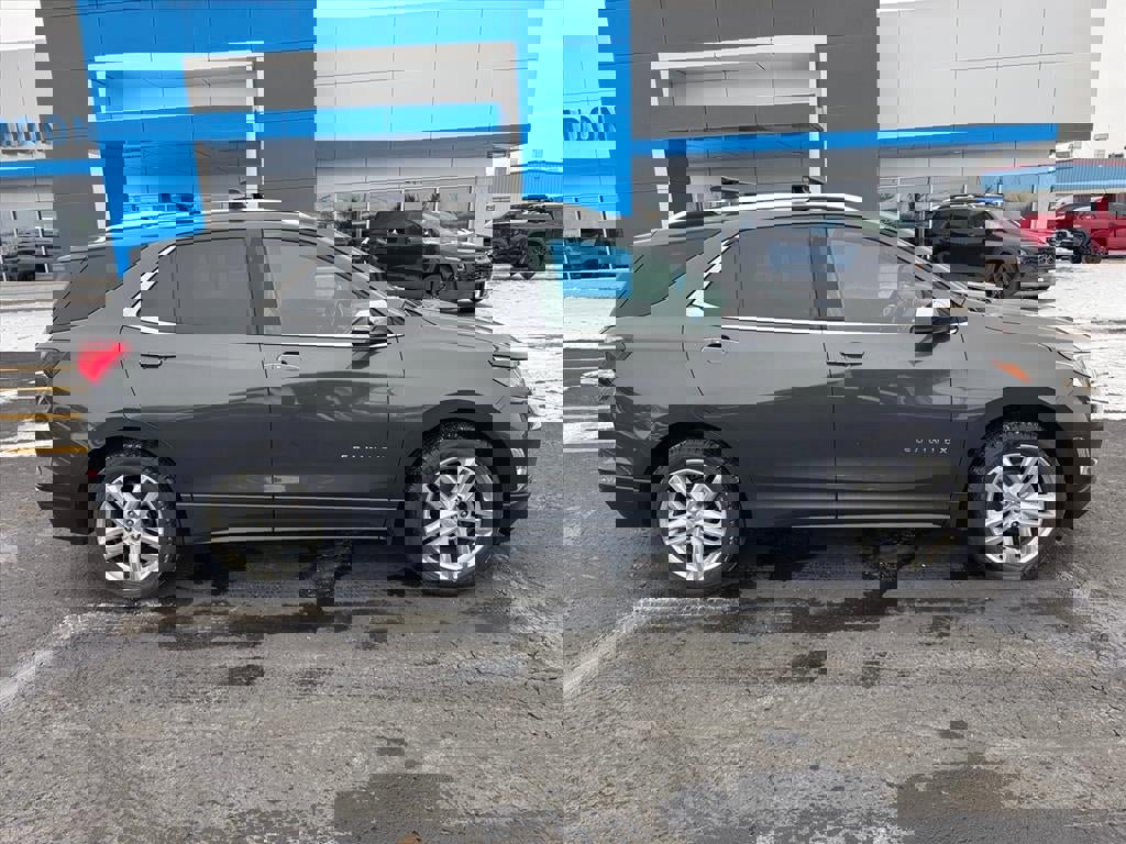 Used 2018 Chevrolet Equinox Premier image 2