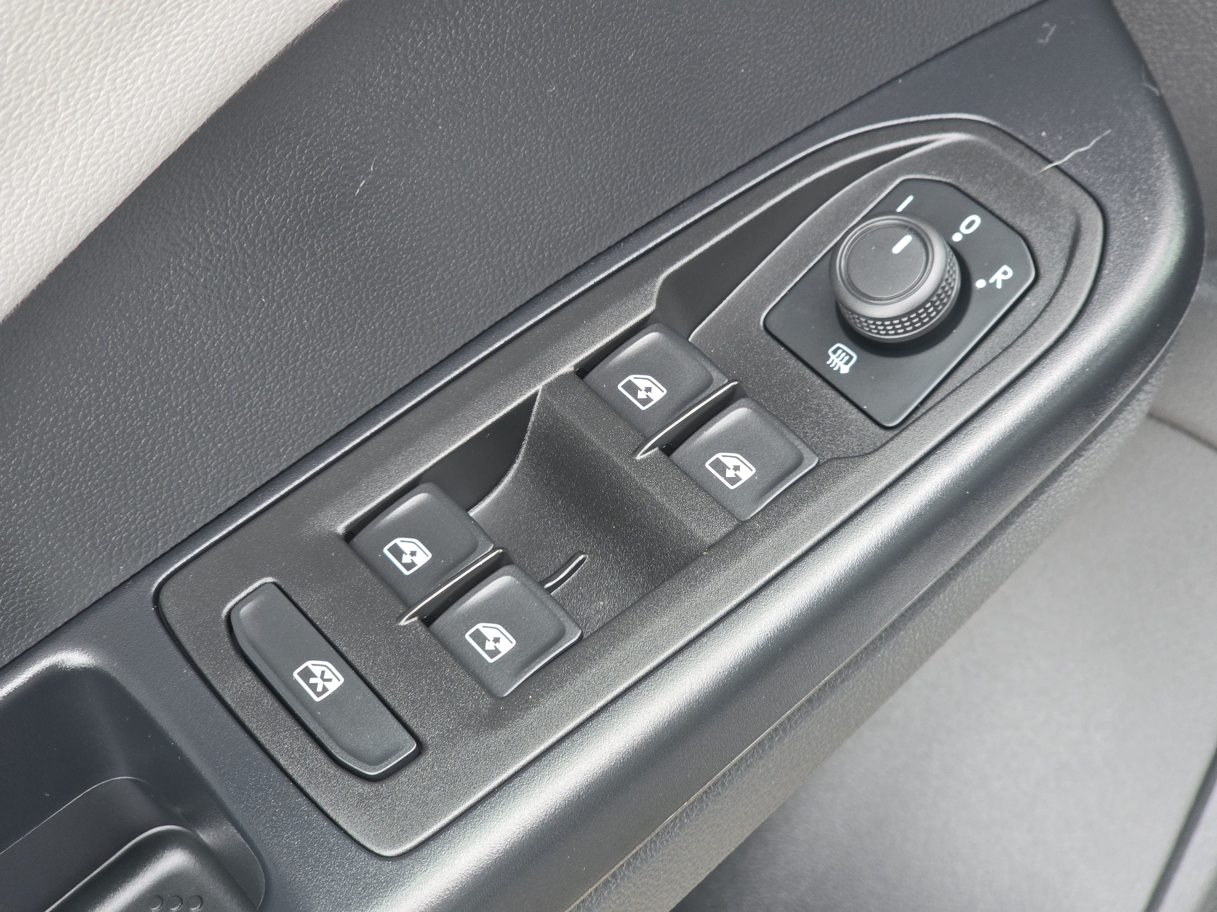 Certified 2023 Volkswagen Taos SEL AWD/4WD image 23