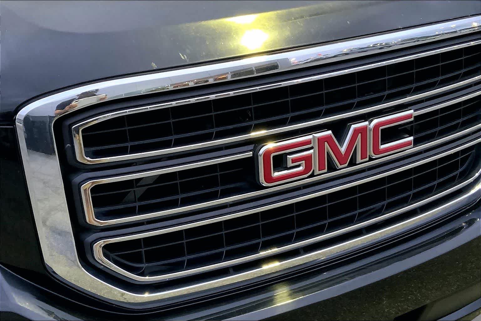Used 2015 GMC Yukon SLT w/ Open Road Package RWD image 28