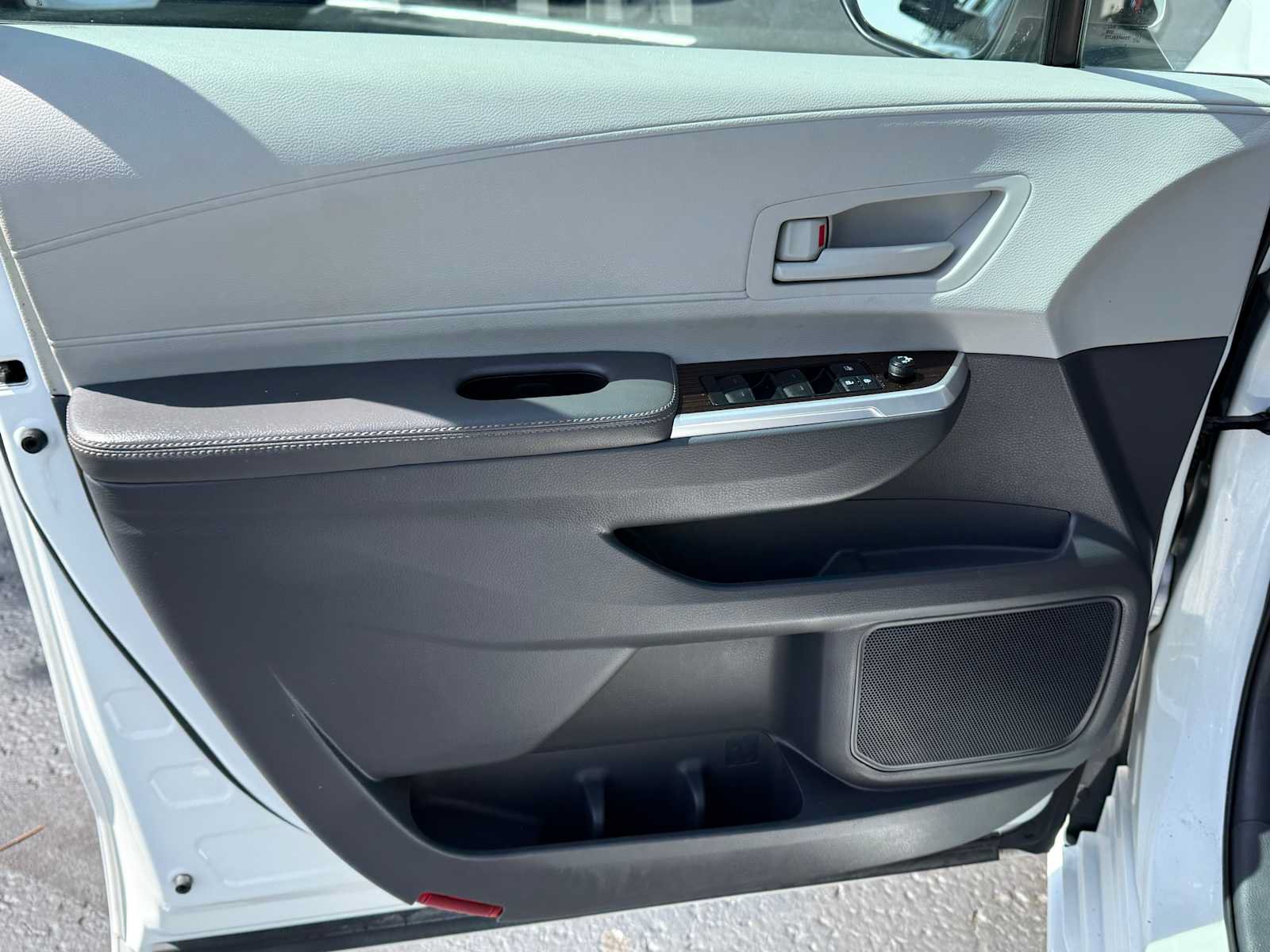 Certified 2022 Toyota Sienna LE FWD image 11