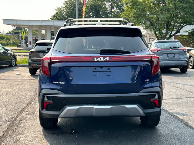Used 2024 Kia Seltos S AWD/4WD image 4