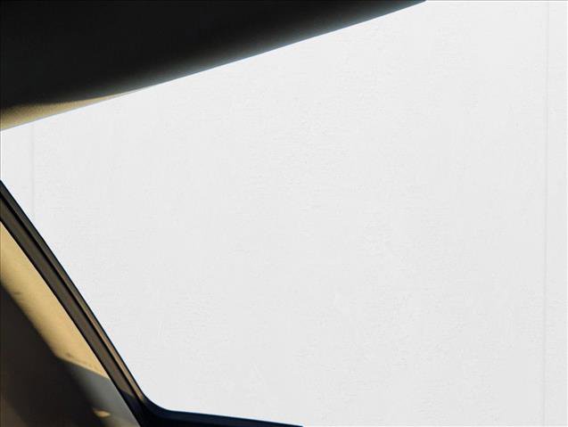 Used 2021 Buick Envision Avenir w/ Technology Package II image 16