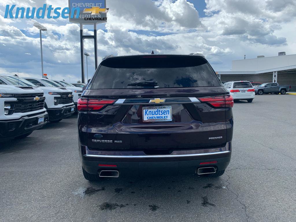 Used 2023 Chevrolet Traverse Premier w/ LPO, Floor Liner Package AWD/4WD image 6
