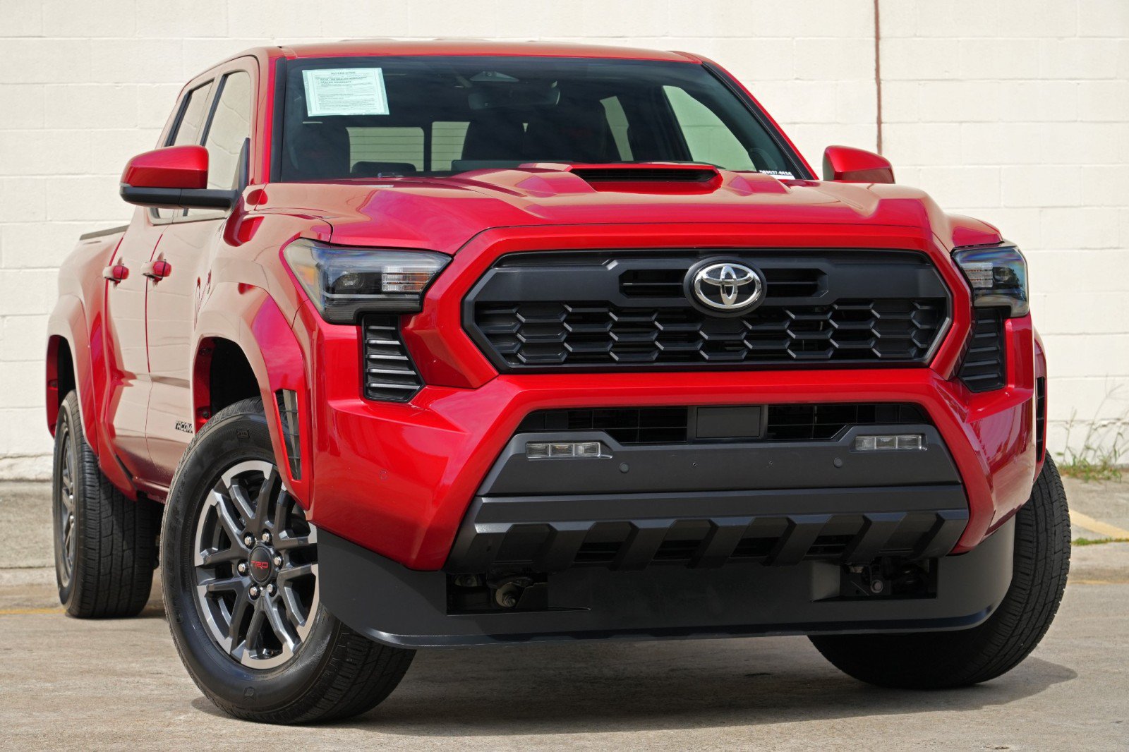 Used 2025 Toyota Tacoma TRD Sport w/ TRD Sport Upgrade Package AWD/4WD image 4