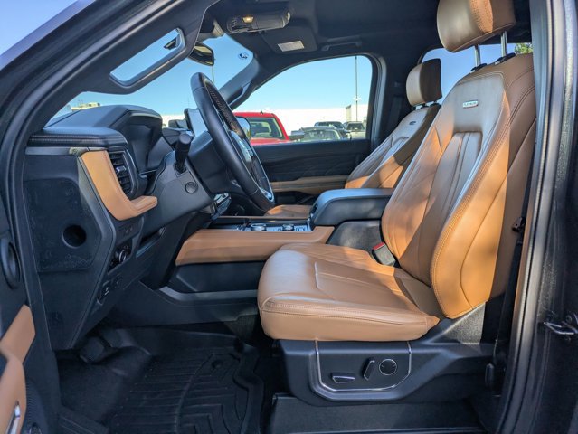 Used 2023 Ford Expedition Platinum AWD/4WD image 16