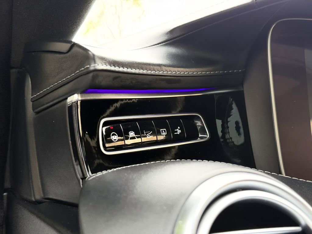 Used 2019 Mercedes-Benz S 560 S560 4MATIC image 23