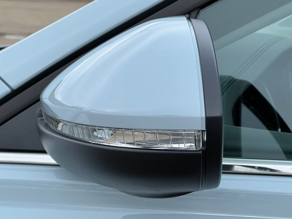 Used 2025 Volkswagen Jetta SEL image 38