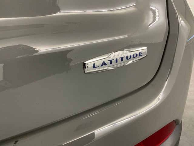 Used 2024 Jeep Compass Latitude w/ Sun and Sound Group image 38