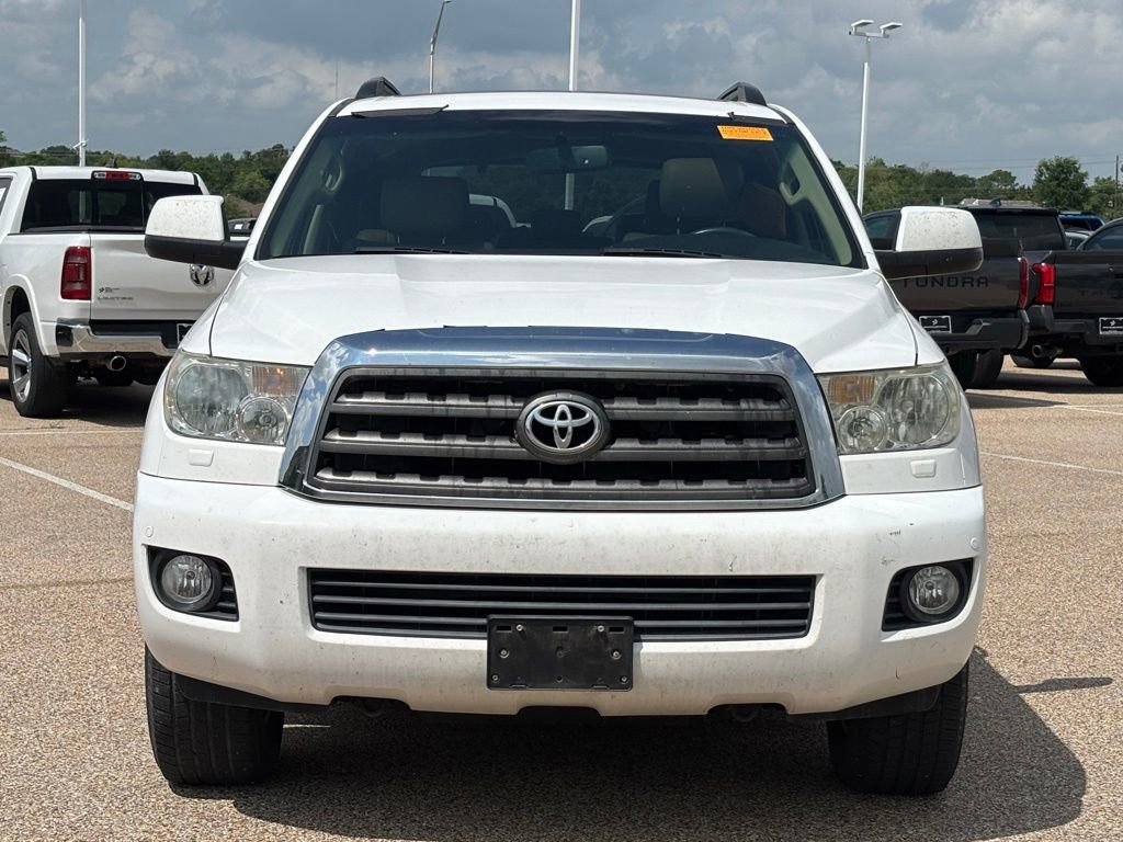 Used 2016 Toyota Sequoia SR5 w/ Premium Package RWD image 3