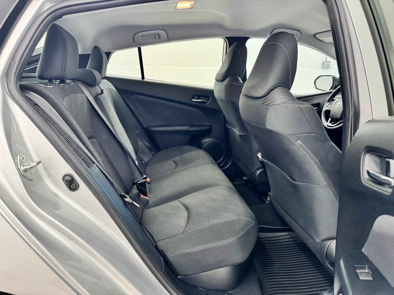 Used 2022 Toyota Prius Prime LE FWD image 17