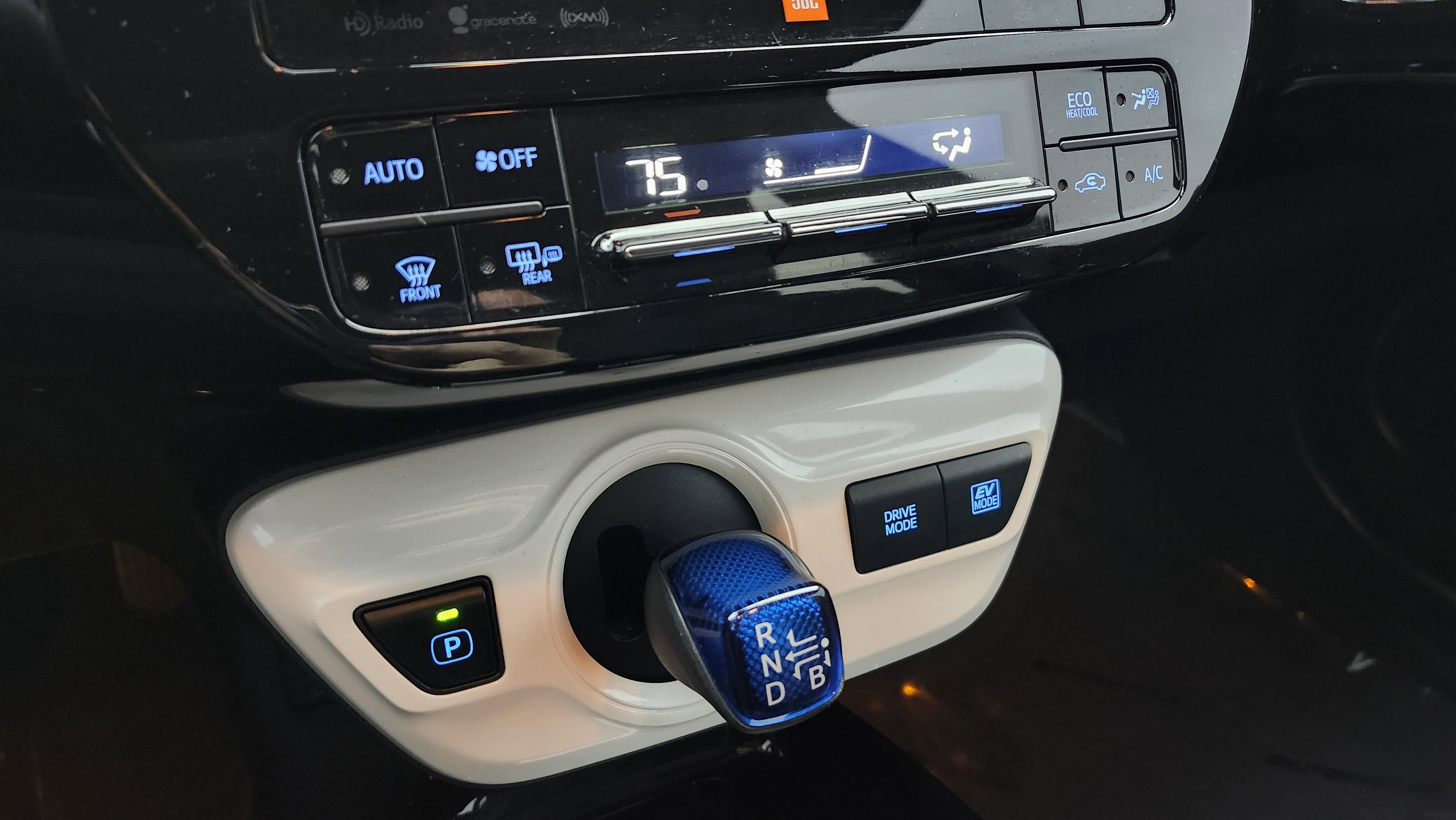 Used 2017 Toyota Prius Four image 34