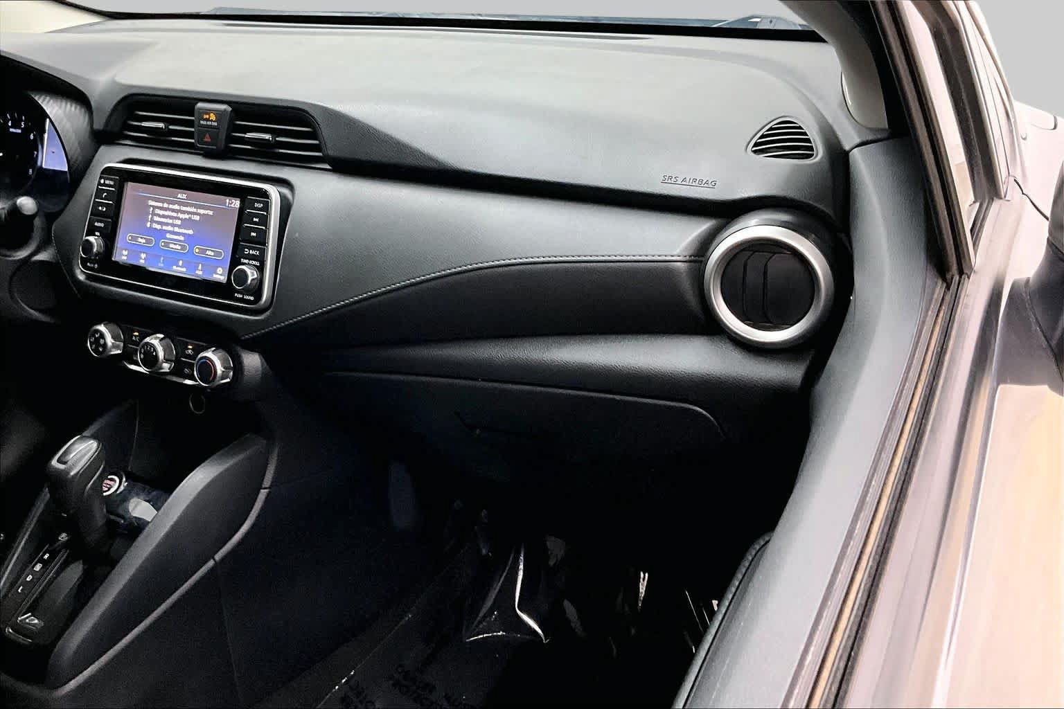 Used 2021 Nissan Versa S FWD image 18