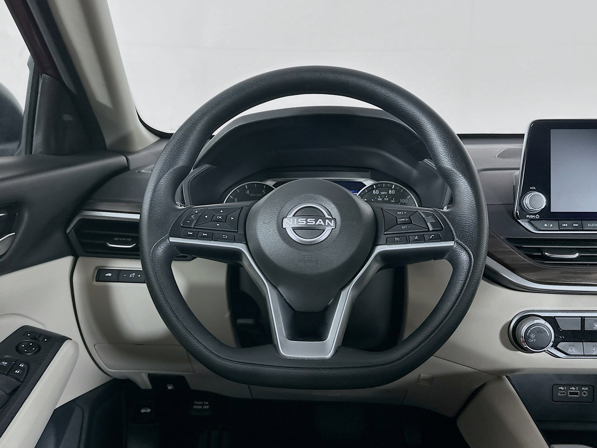 Used 2025 Nissan Altima 2.5 SV image 17