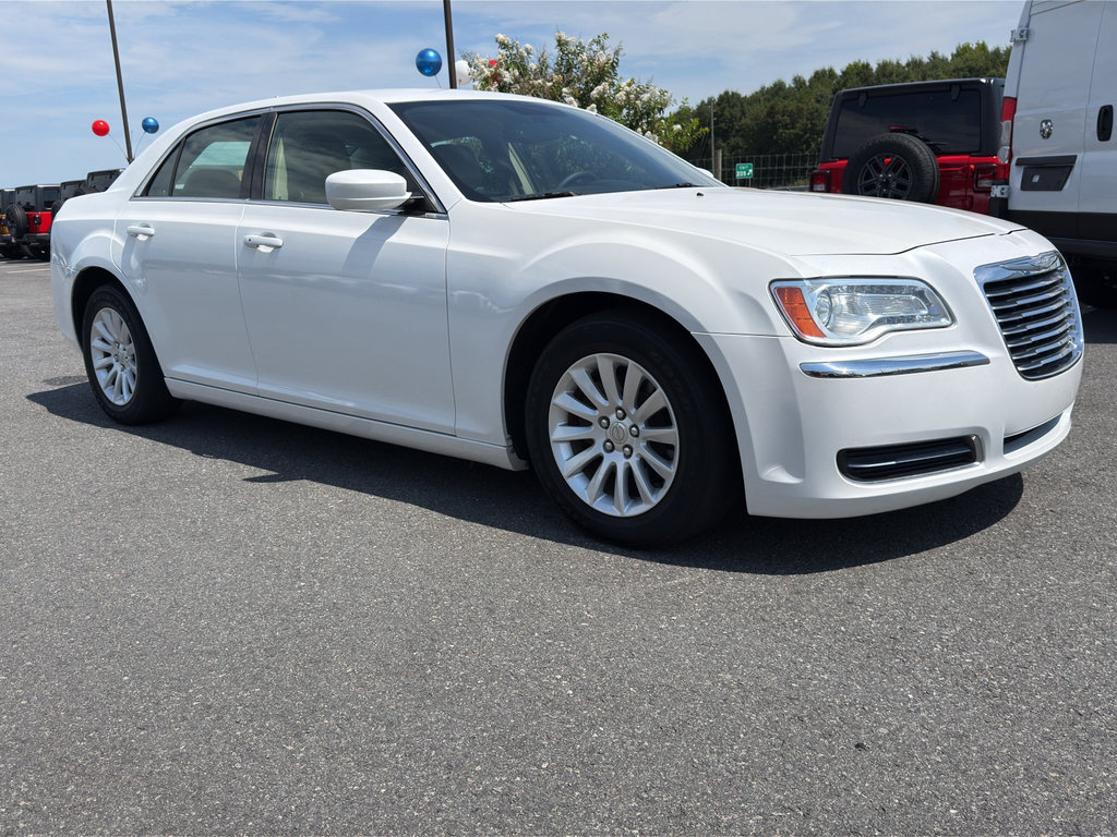 Used 2013 Chrysler 300 RWD image 2