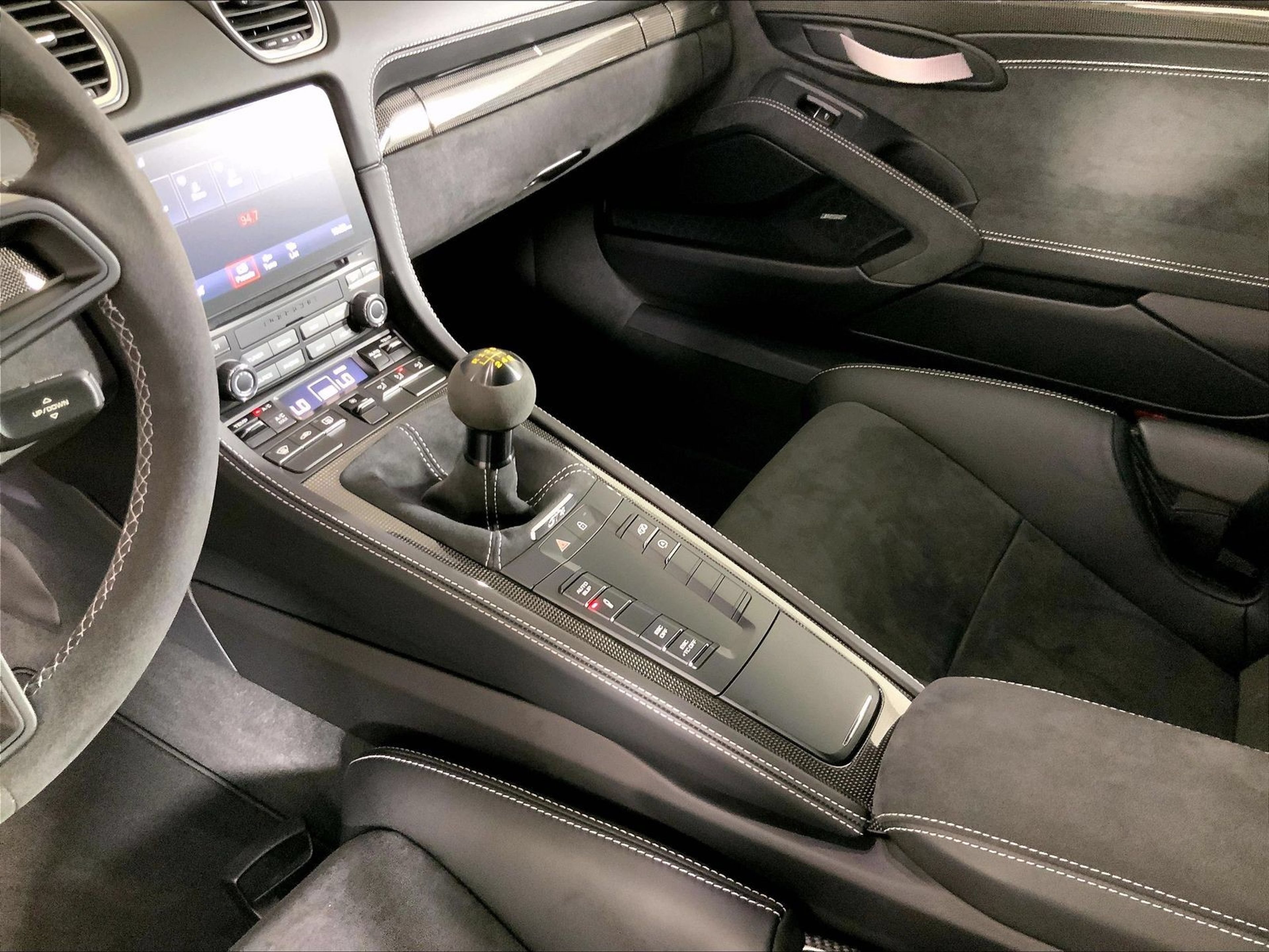 Certified 2020 Porsche 718 Cayman GT4 RWD image 15