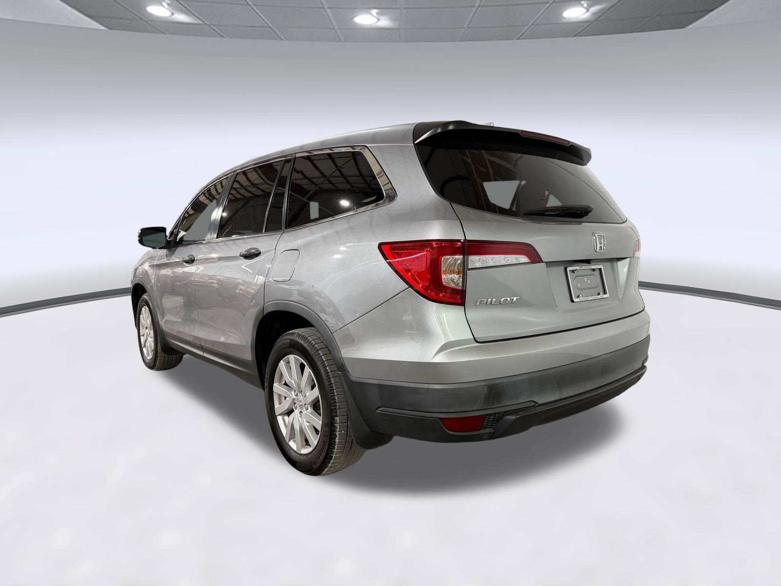 Used 2020 Honda Pilot LX image 2